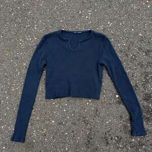 Brandy Melville Navy Blue Ribbed Notch Neck Long Sleeve Crop Top